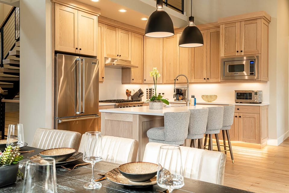 Dining and kitchen island seating