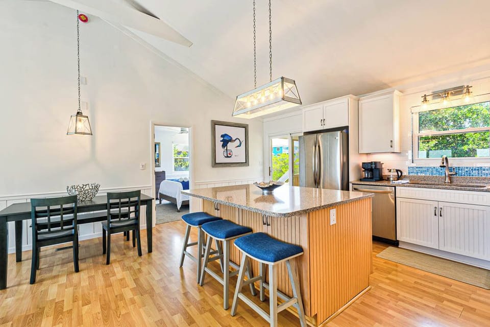 Main-Level Kitchen with Bar (seats 3)