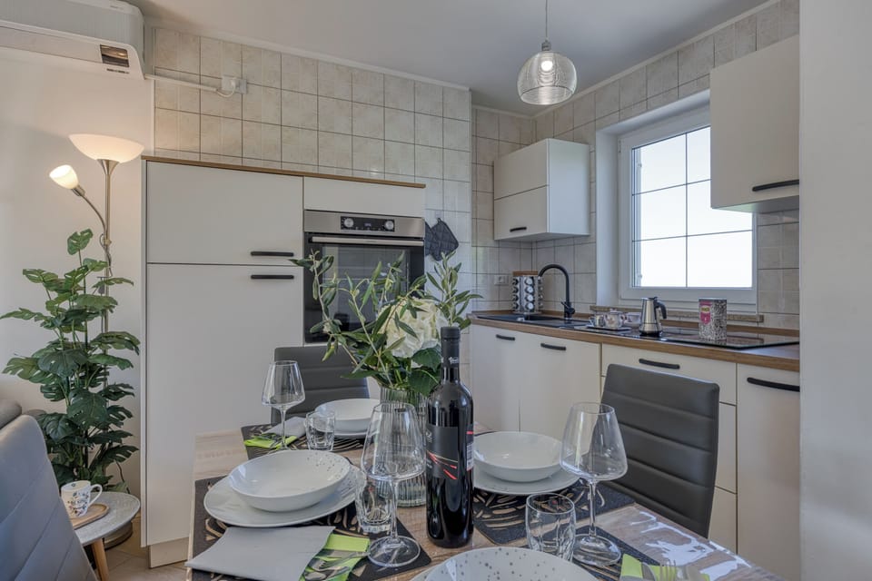 Kitchen and dining area