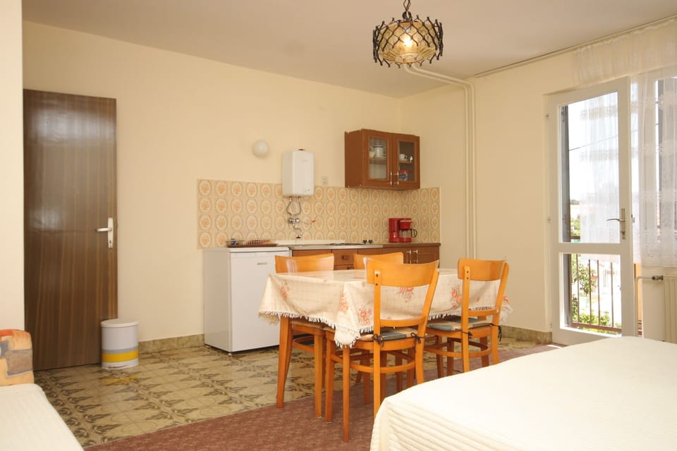 Dining room 2