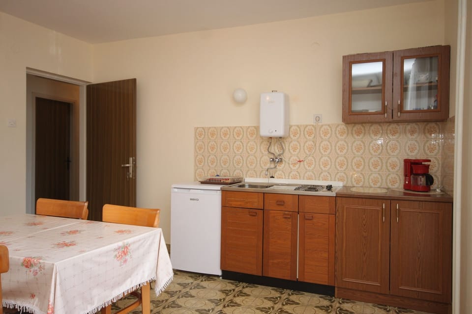 Kitchen 2