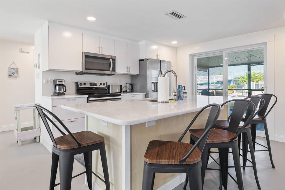 Full Kitchen