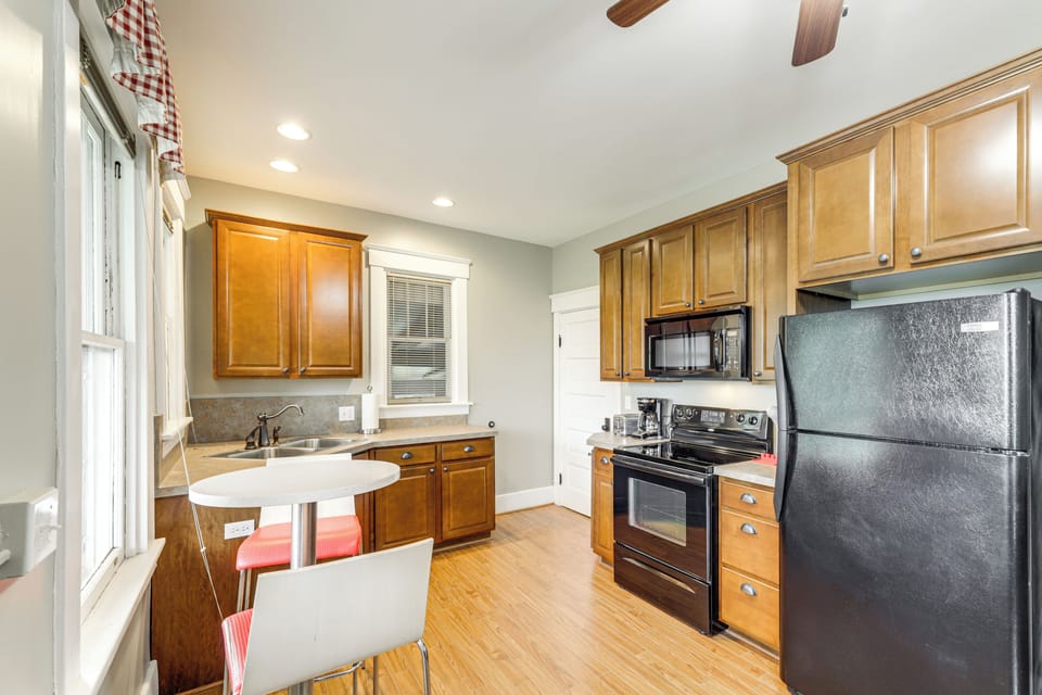 Kitchen | Toaster | 1st Floor