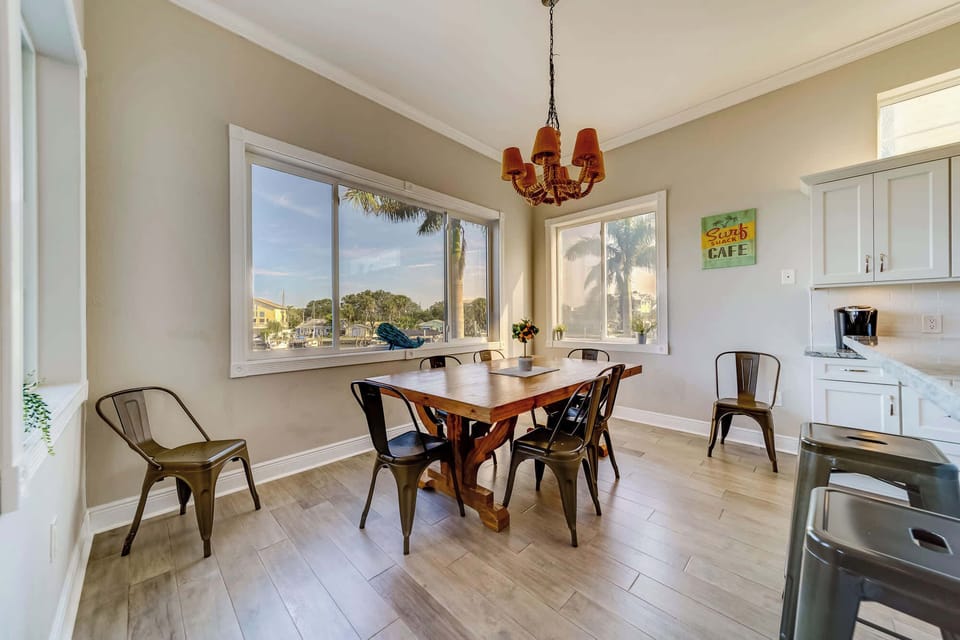 Dine with a view—surrounded by expansive windows that bring the outdoors in.