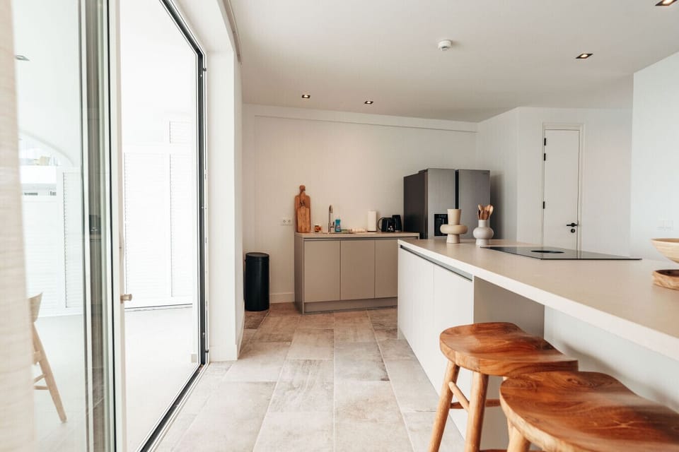 Indulge in luxury and convenience! Featuring modern amenities and an inviting open layout that makes cooking a pleasure.