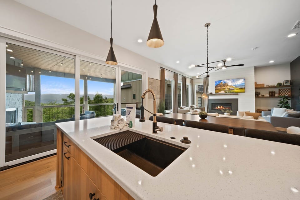 Basin Sink in the Kitchen Island