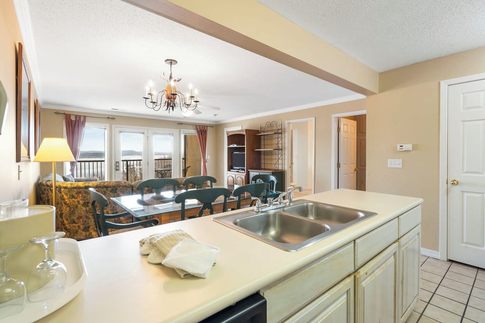 Full Kitchen with Major Appliances