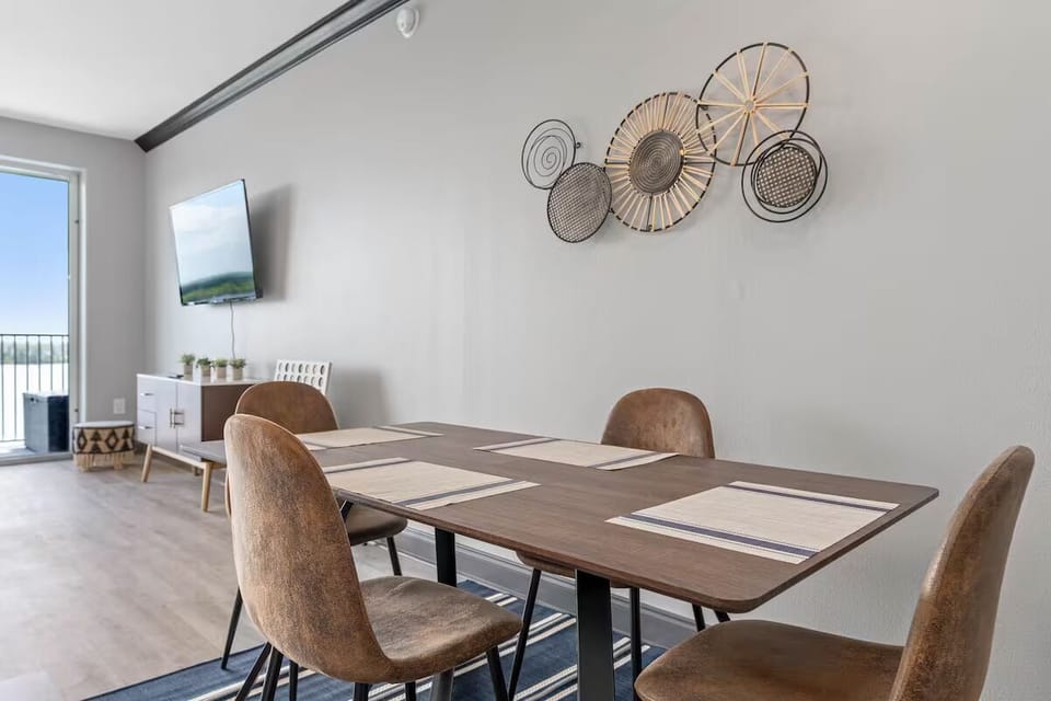 Dining 4 spaces