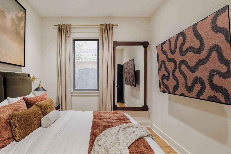 Bedroom 1 | King Bed | First Floor 