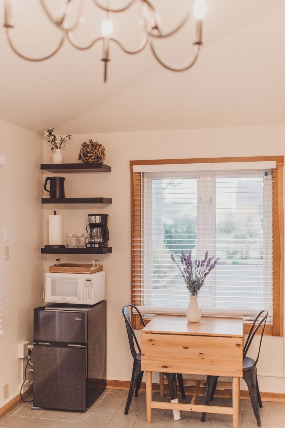 Dining Nook with Coffee Station at The Harrison Inn Studio