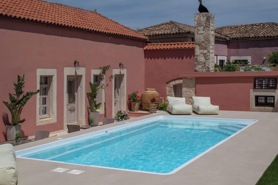 Exterior shared pool of the premises