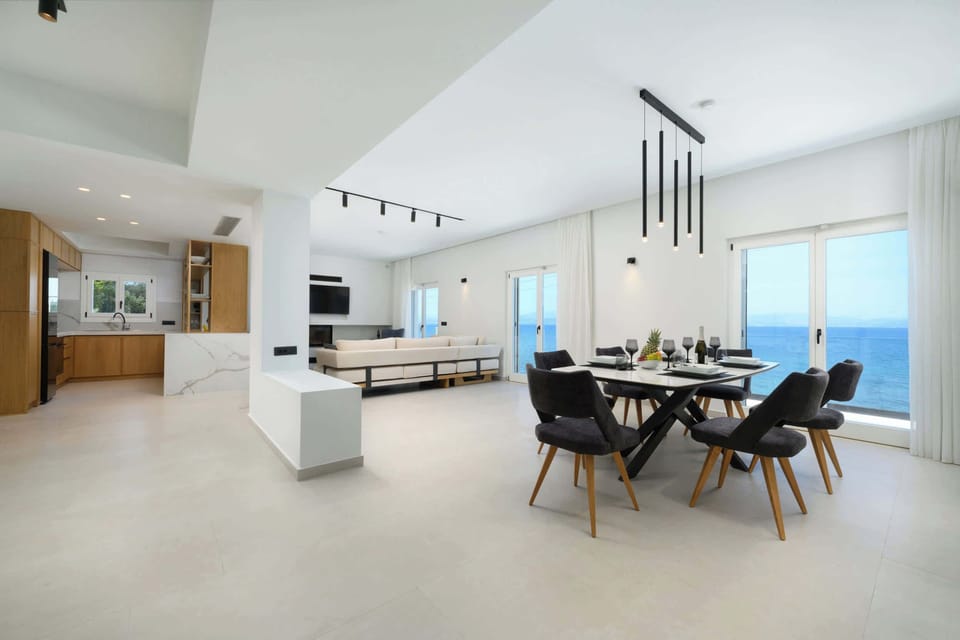 Modern Meets Mediterranean – Open Concept Kitchen & Dining