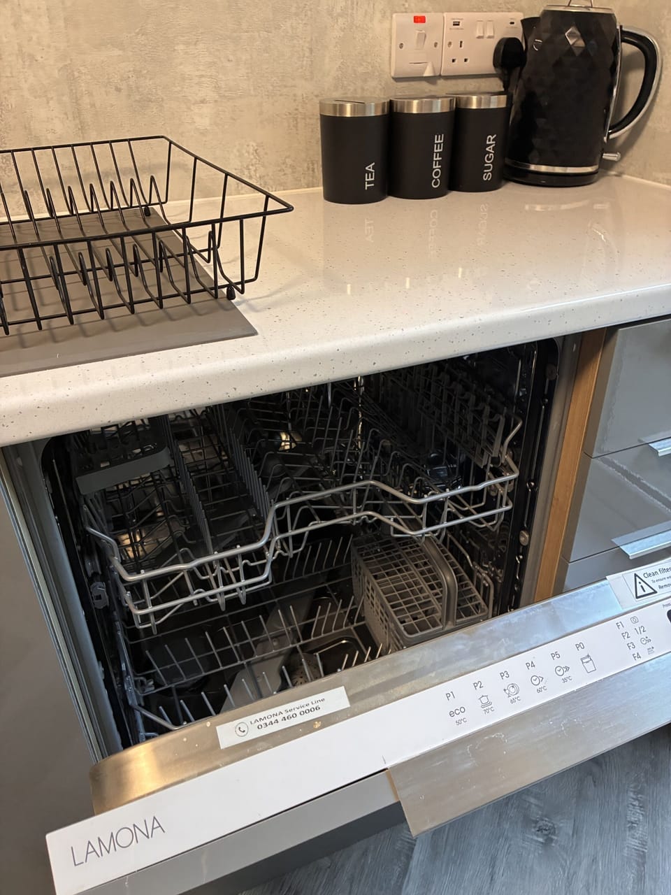 Kitchen with Hob, Oven, Toaster, Kettle, Microwave, Airfryer, Fridge Freezer and Dishwasher