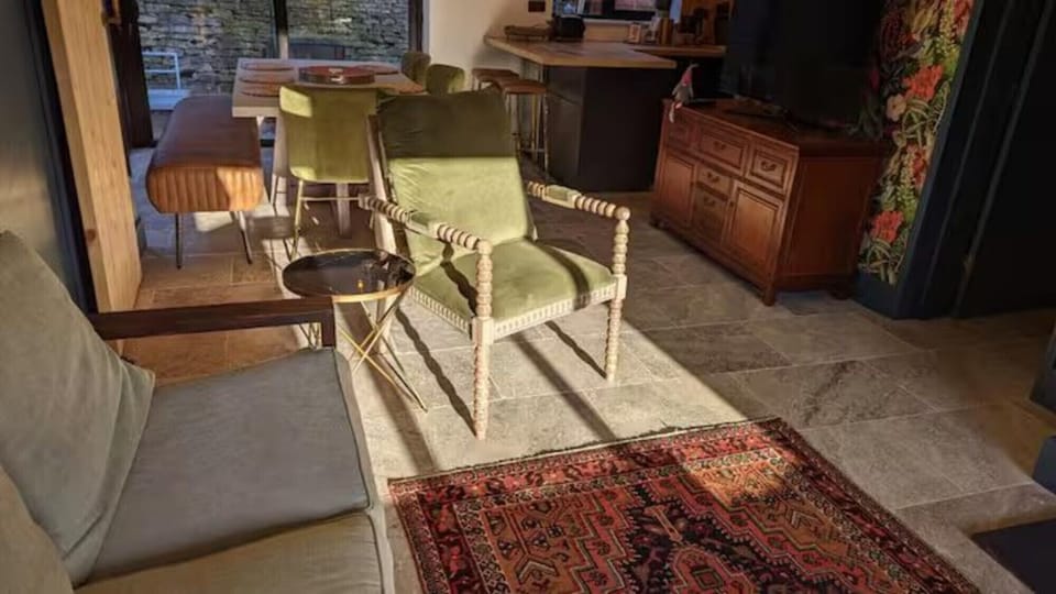 Living Room / Lounge