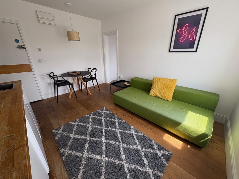 Living Room / Lounge