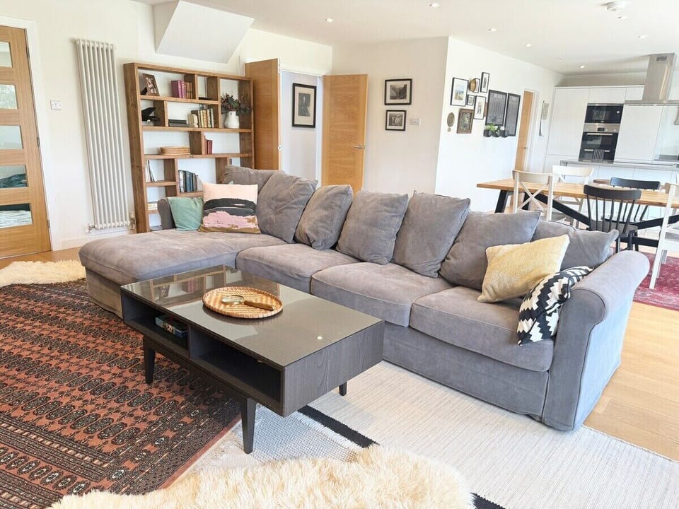 Living Room / Lounge