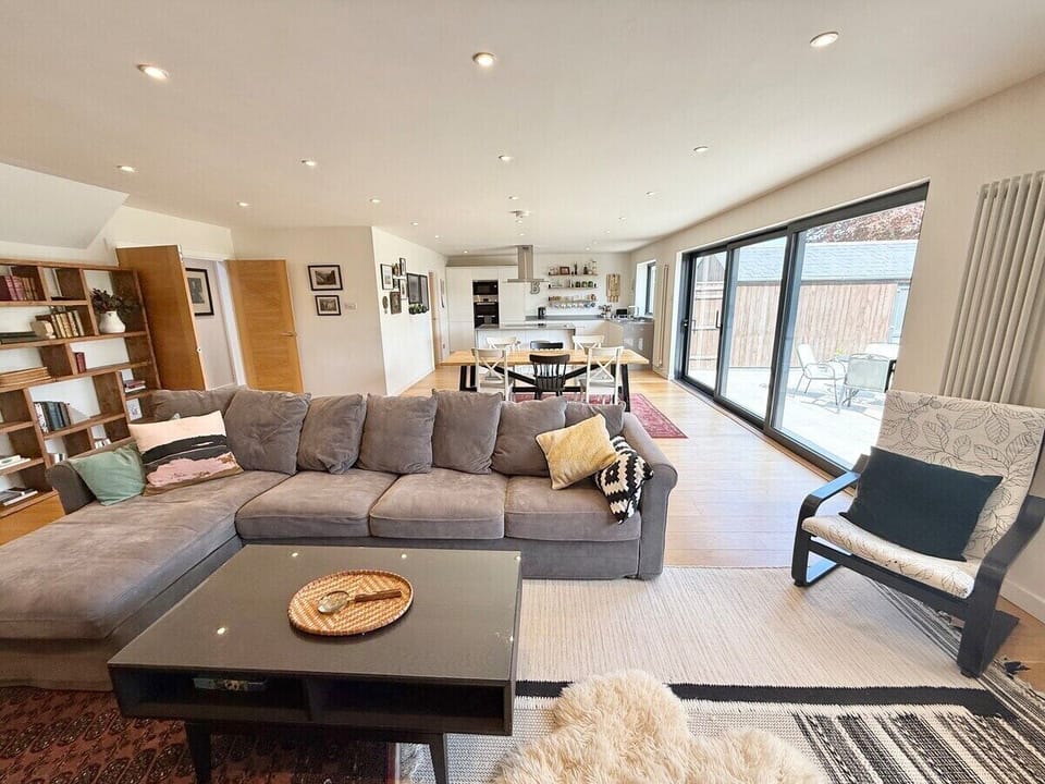 Living Room / Lounge