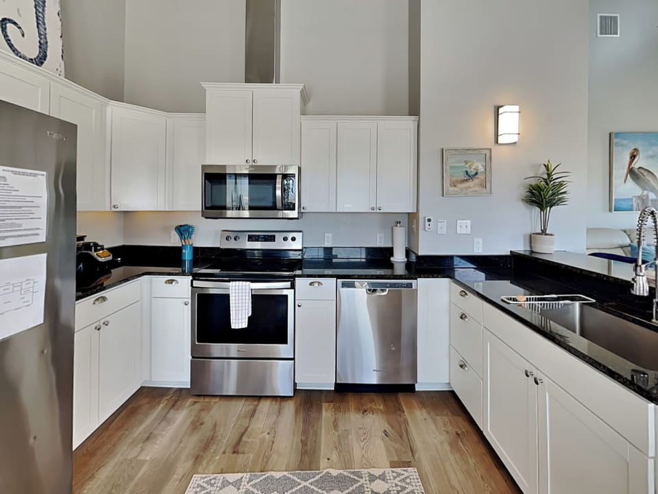 Full Size Kitchen