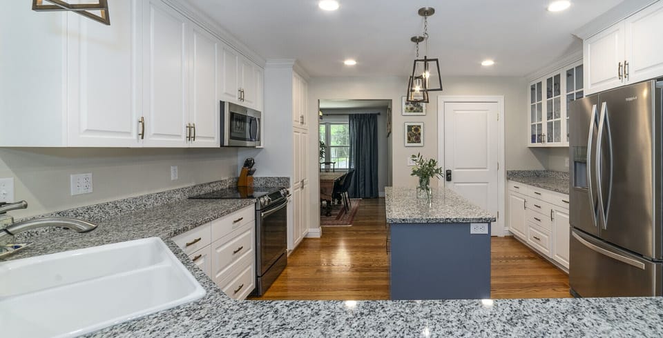 Fully appointed kitchen with everything you need to enjoy meals at the cottage.