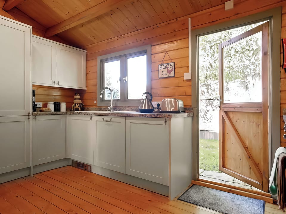 Kitchen | Log Cabin, Guyhirn