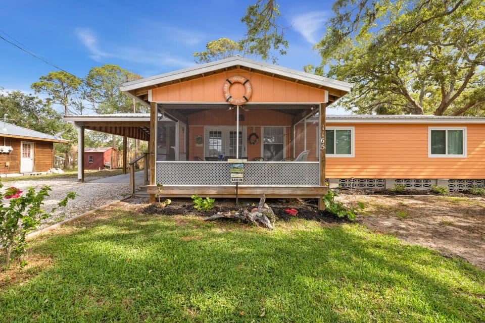 Welcome to Gulf Girl your Cedar Key Retreat!