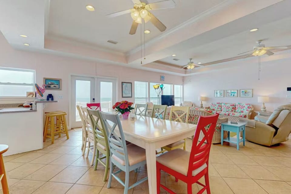 Open space, comfort and views!  Living - Dinning Rooms.