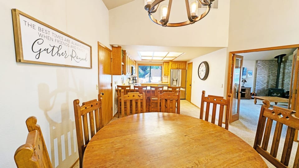 The dining area seats 8