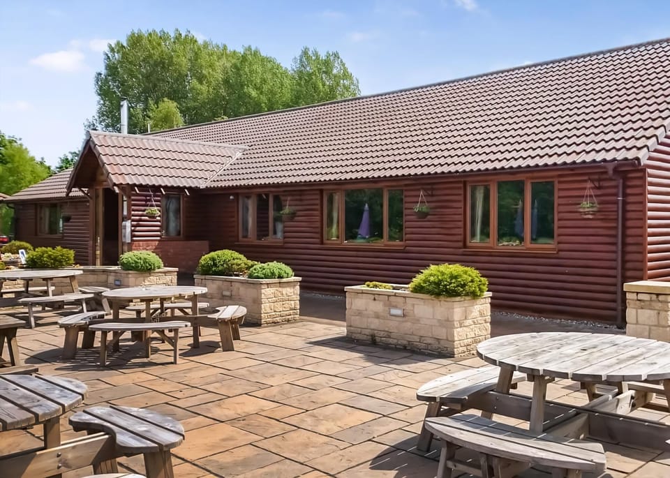 Woodland Waters, Ancaster