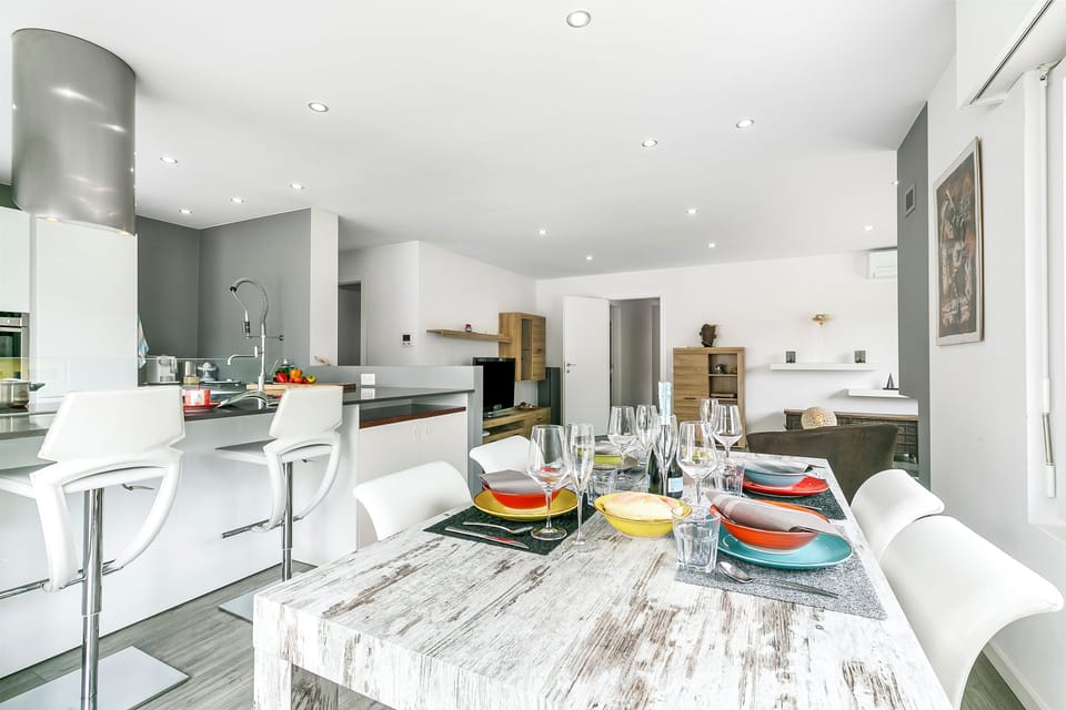 Kitchen and dining area