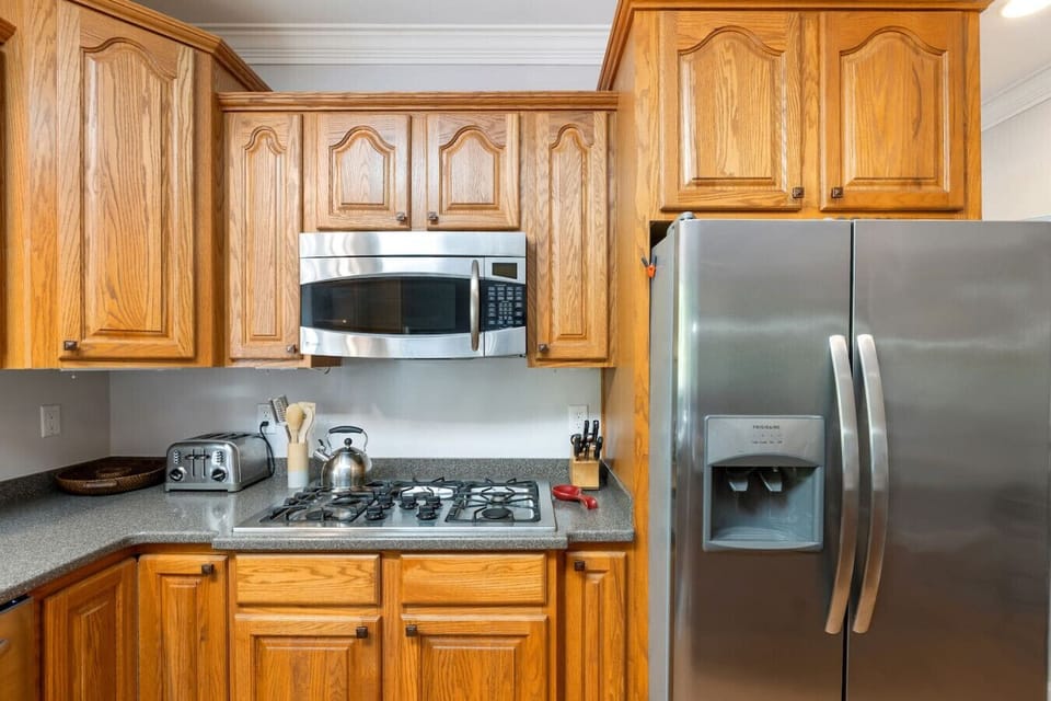 Five burner gas cooktop