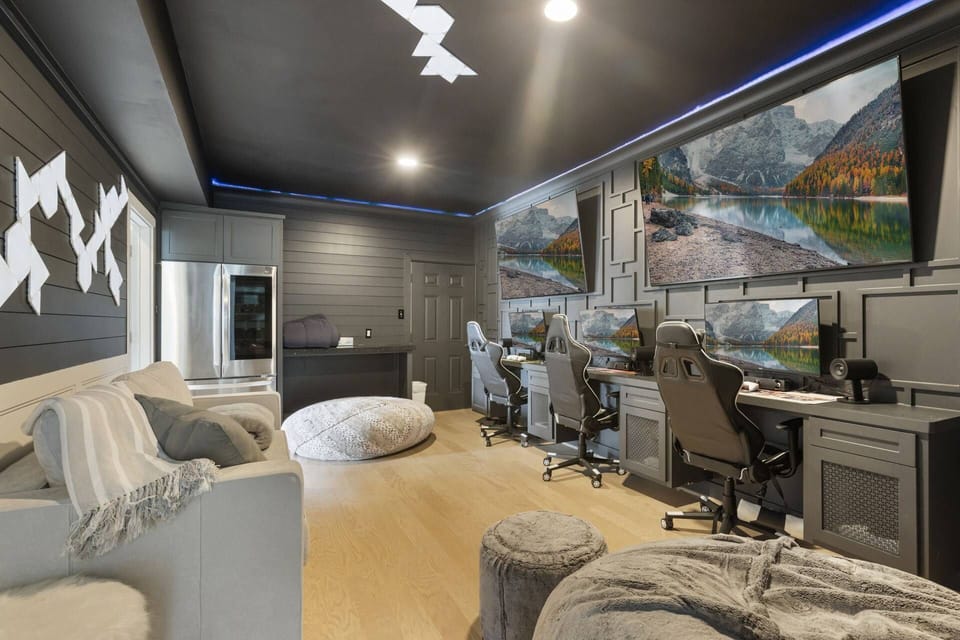 Multiple Screens for the Ultimate Gaming Experience