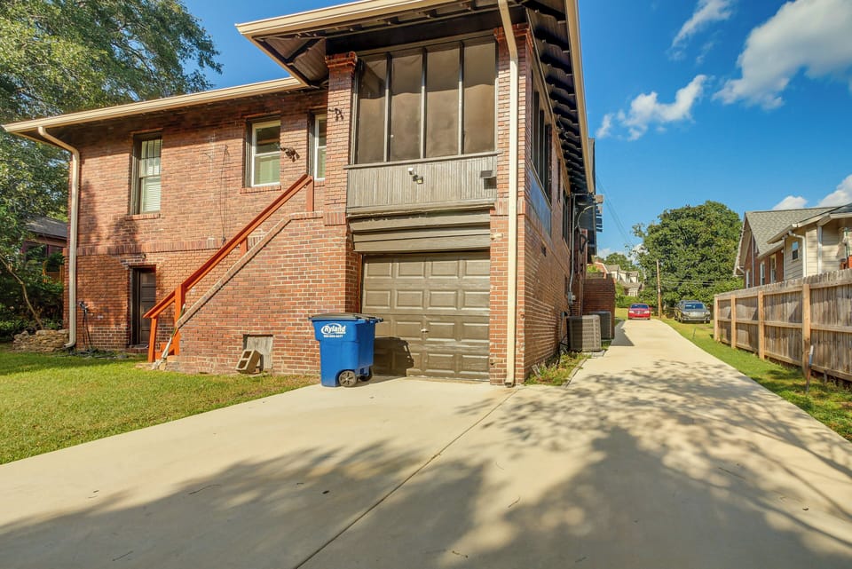 Parking | Driveway (5 Vehicles)