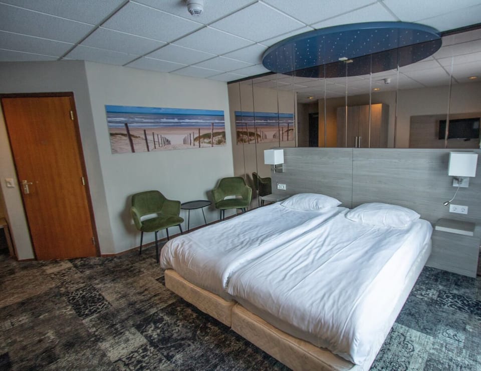Unit with two Twin beds
