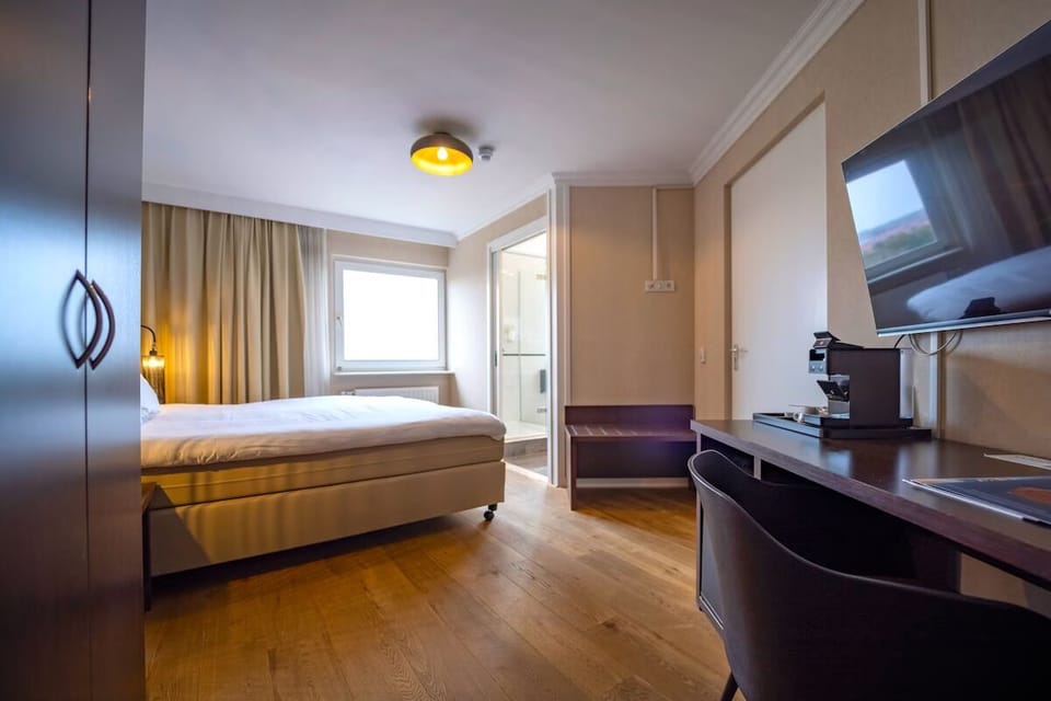Unit with King size bed