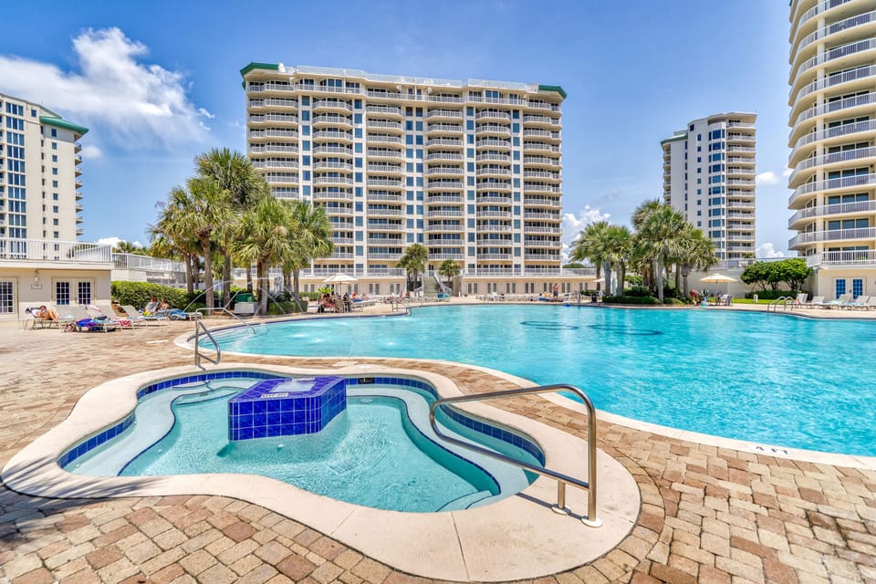 Silver Shells Community Pool Area