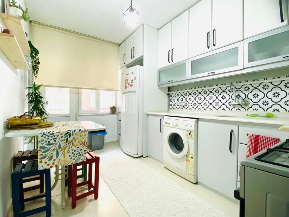 Kitchen & Washing Machine