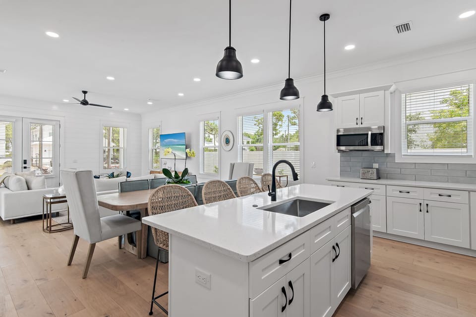 SPF 30A - Seagrove - First Floor - Kitchen/Dining Area