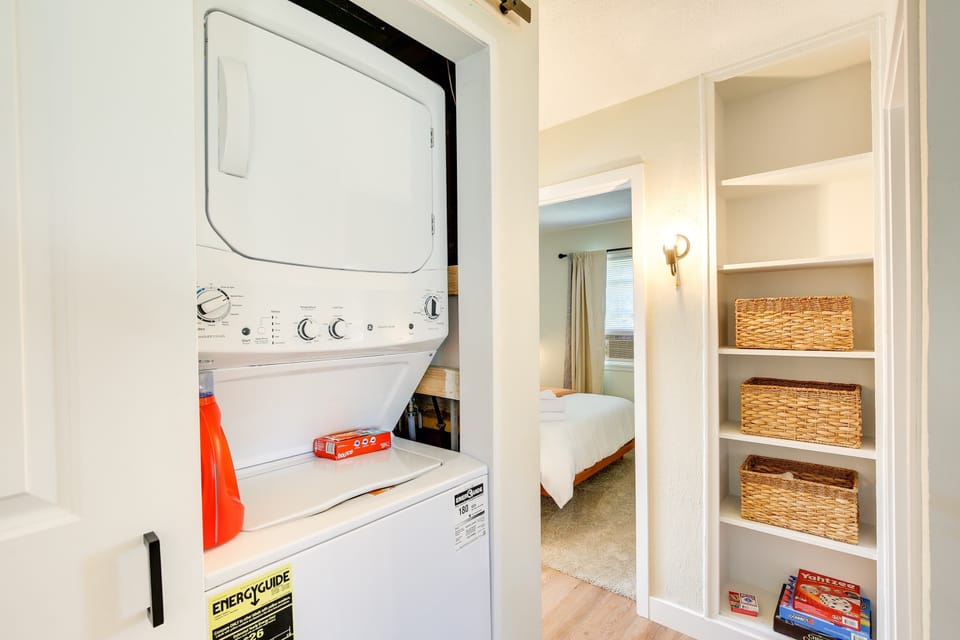 Enjoy the convenience of an in-unit washer and dryer, perfect for both short-term and extended stays. We provide complimentary laundry detergent, so you can pack light and stay fresh throughout your trip.