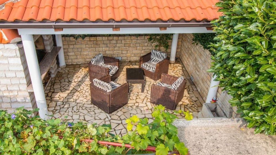 shared terrace with grill
