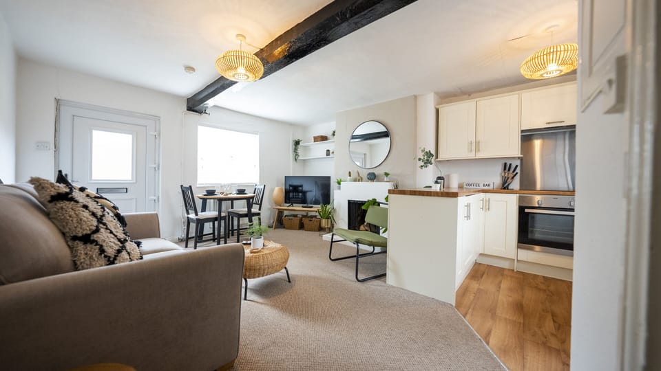 Living Room / Lounge