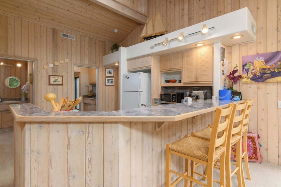 Additional counter seating 