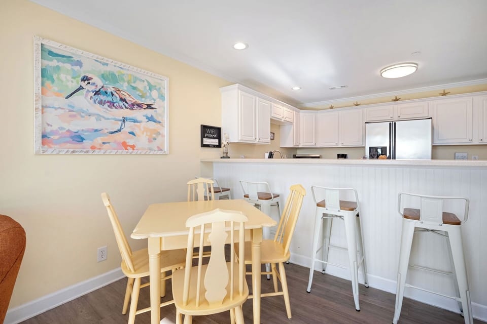 Dining Area - Northwest