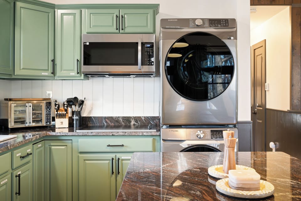 Make your stay stress-free with a microwave for quick meals and an in-house washer/dryer combo for efficient laundry.