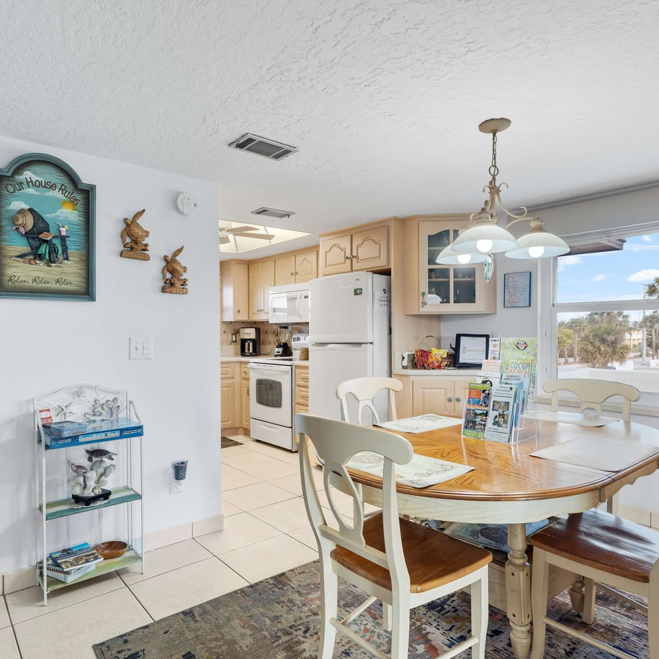 Dining and kitchen area