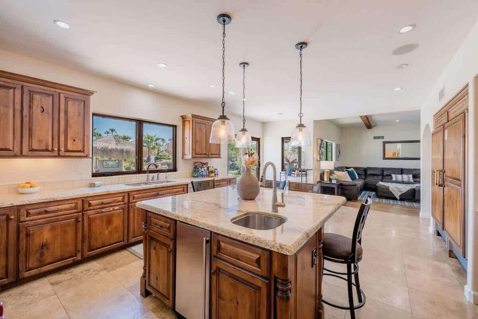 Fully equipped kitchen with everything you need to whip up great meals!