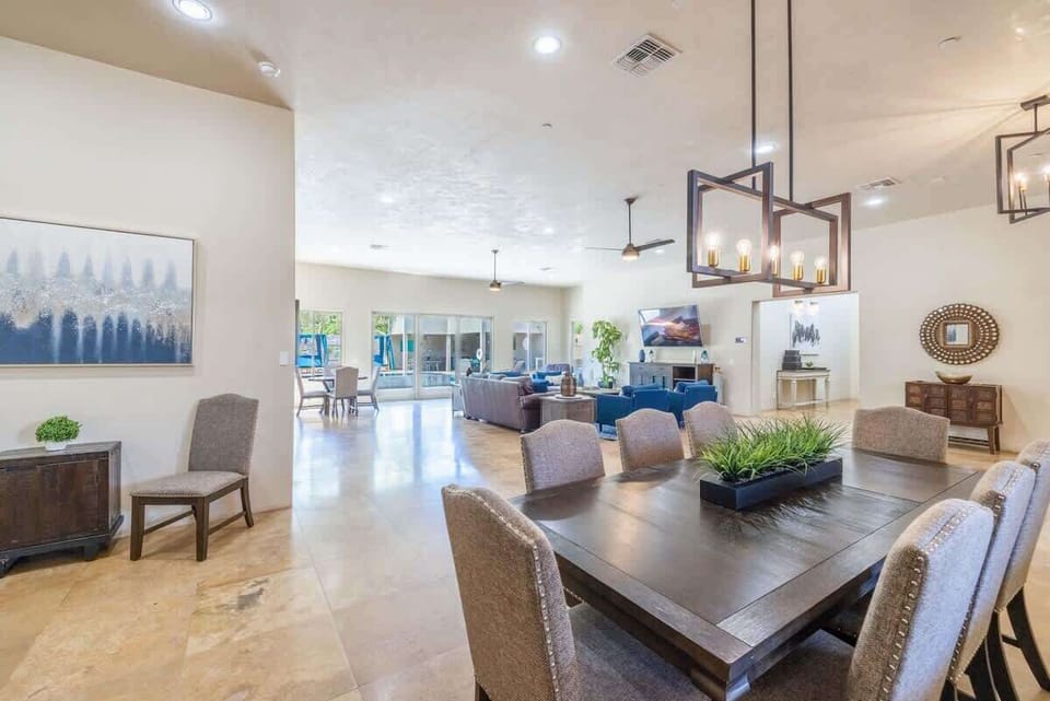 Big space for your crew. Eat, relax, and plan your Scottsdale fun.