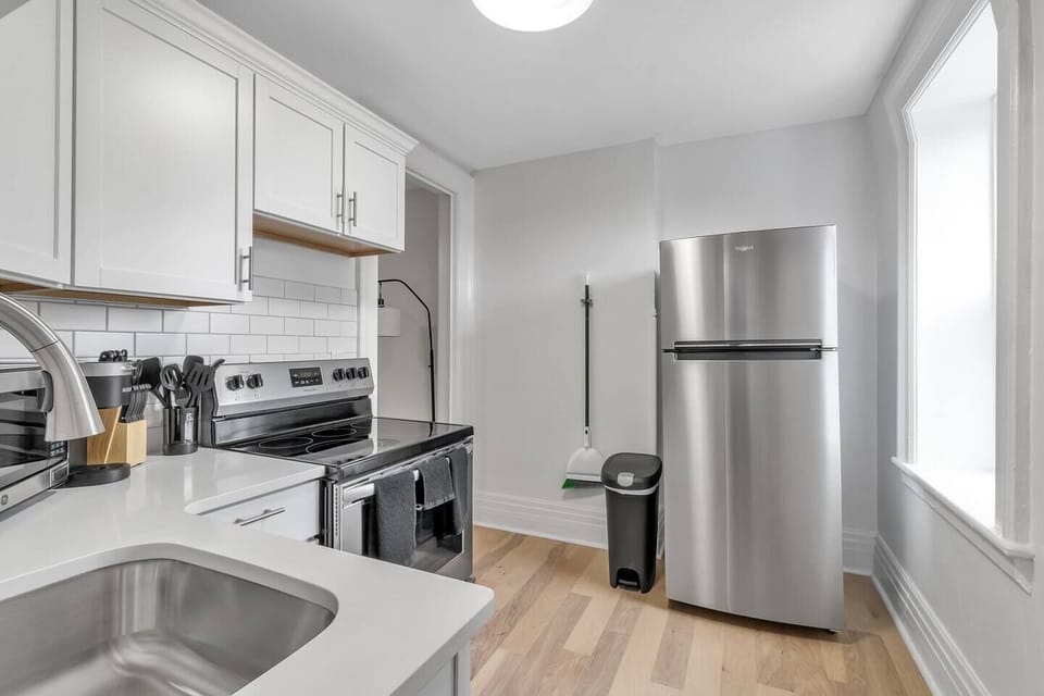 Brand new kitchen with full size fridge and range