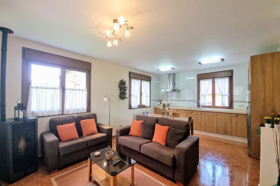 Kitchen or kitchenette,Living room,Floor plan,Dining area,Garden view