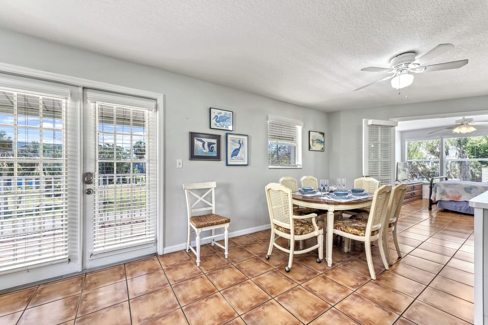 Dine together with laughter and ocean air floating through the windows—every meal a memory.