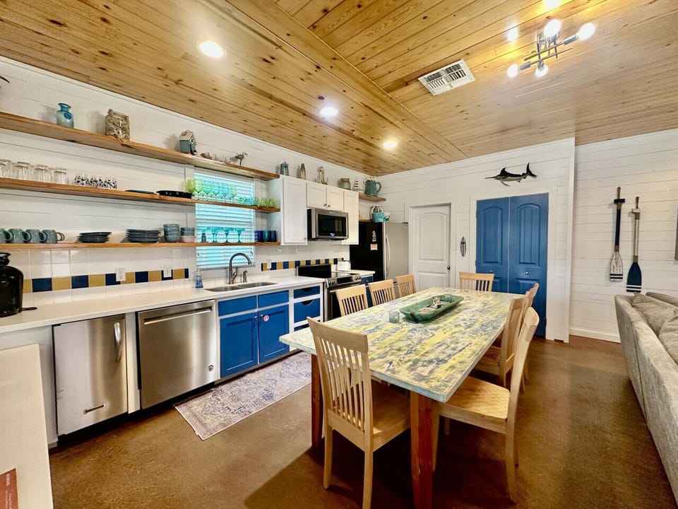 Stylish Coastal Cookspace